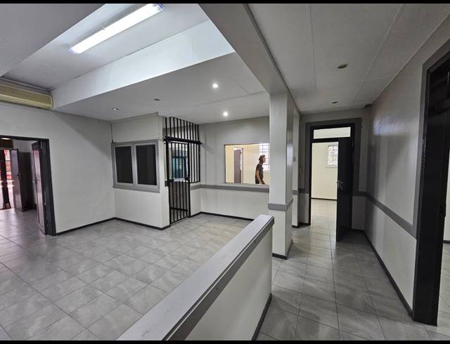 750M² WAREHOUSE TO LET IN BENROSE